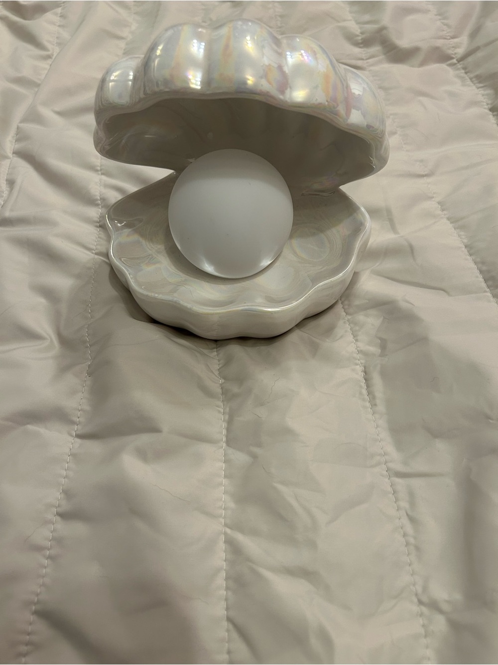 Pearl Shell Decorative light– Iridescent White